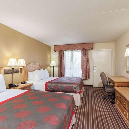 Hotel Ramada By Wyndham Lebanon Zewnętrze zdjęcie