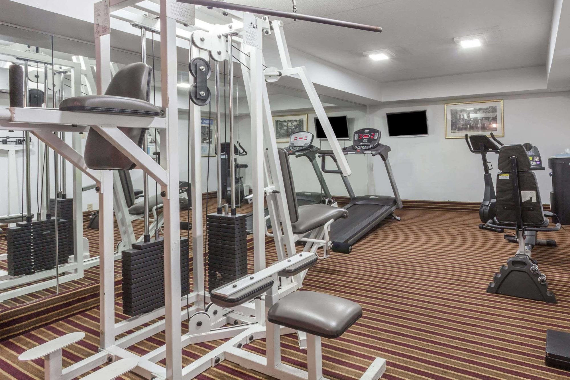 Hotel Ramada By Wyndham Lebanon Zewnętrze zdjęcie
